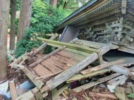 The Kannon-do of the Tenyu-ji Temple in Ogatsu, in the Tōhoku region, collapsed during the Great East Japan Earthquake. Image credit: World Monuments Fund